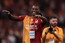 Rời AC Milan, Rafael Leao tái hợp Osimhen